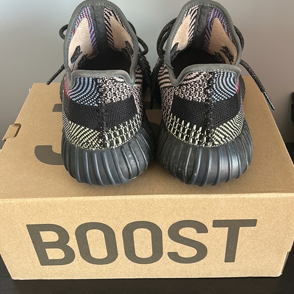 Yeezy Boost 350 V2 “Yecheil” - Picture 3 of 6
